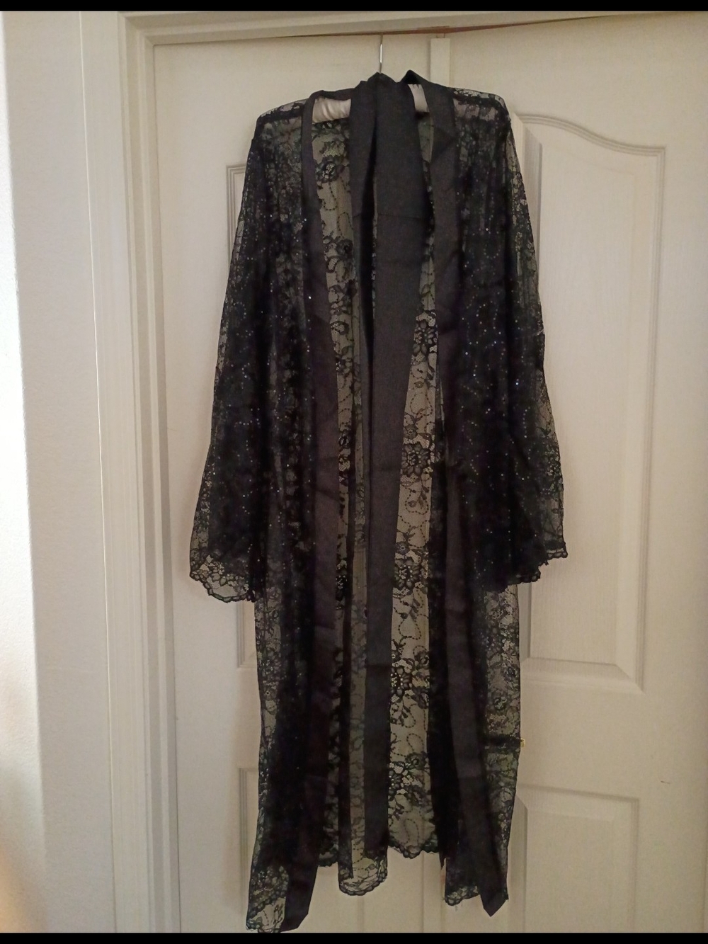 Silkola women’s black lace kimono robe in size Large. NWOT - Picture 2 of 2